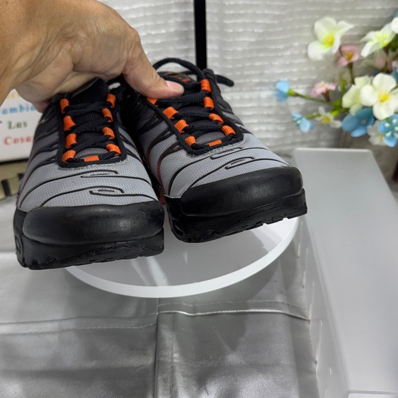 (S0)Nike Air Max Plus 2020, Black, Team Orange, Grey,Sz 2.5Y Big Kid(DJ4620-001) - Picture 8 of 12